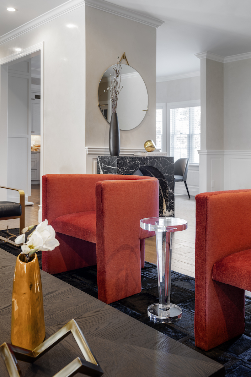 manuella-moreira-interiors-living-room-design-red-armchairs