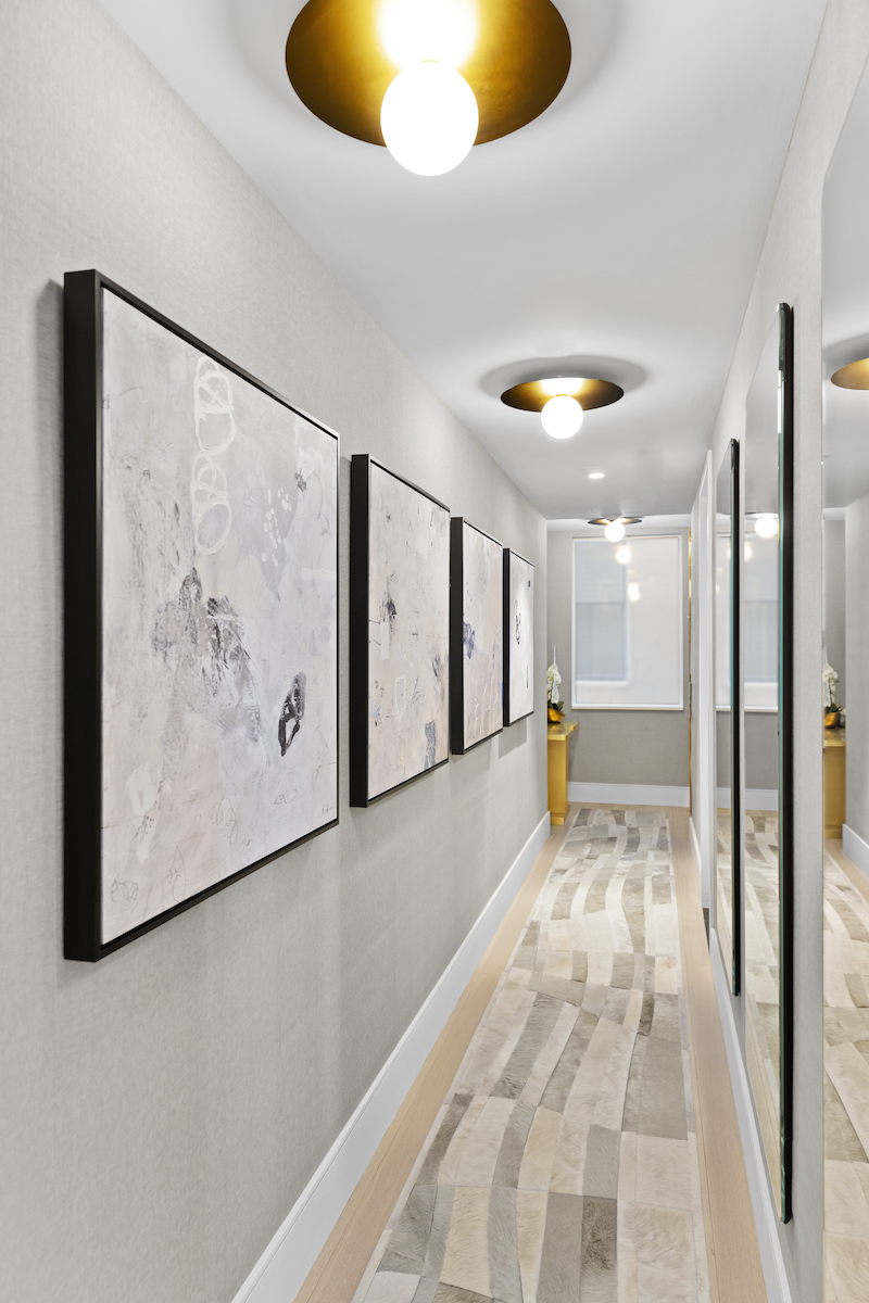 hallway-artwork-carpeting-nyc-apartment-design